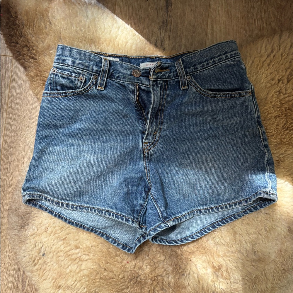 Levi’s 80’s Mom Shorts